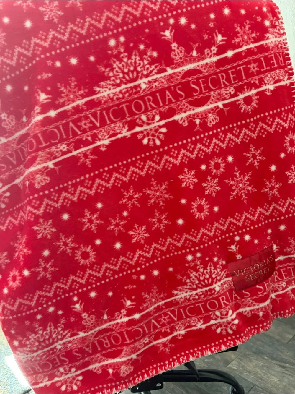 Victoria’s Secret Throw Holiday 2022 Red Snowflake Sherpa Blanket 50x60